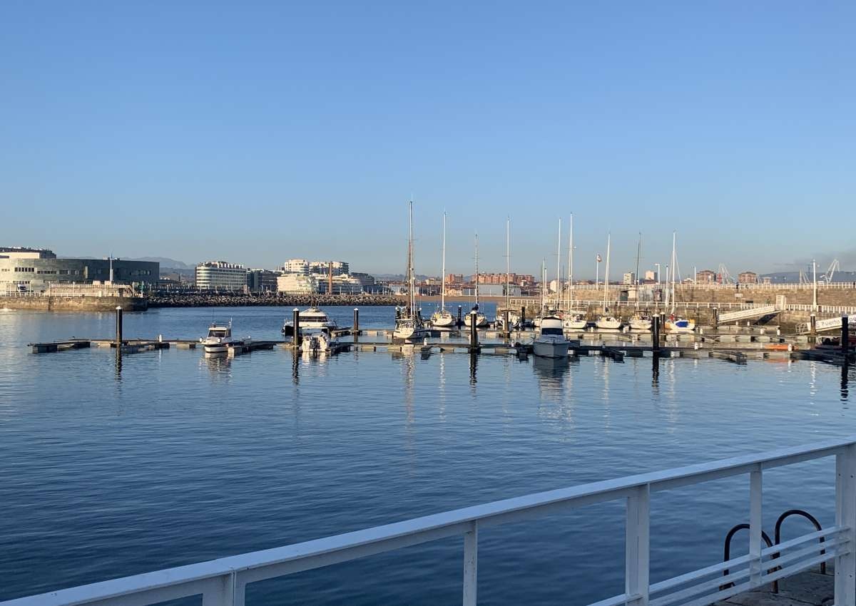 Puerto Deportivo Gijón - Marina près de Gijón (El Carmen)